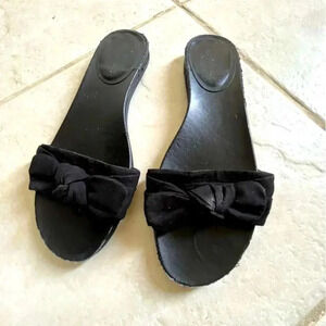 ⭐️3/$15 Saks Fifth Avenue  slides